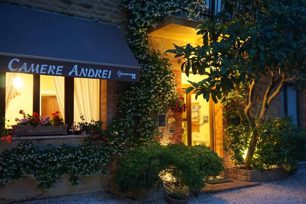 Camere Andrei Пиенца Экстерьер фото