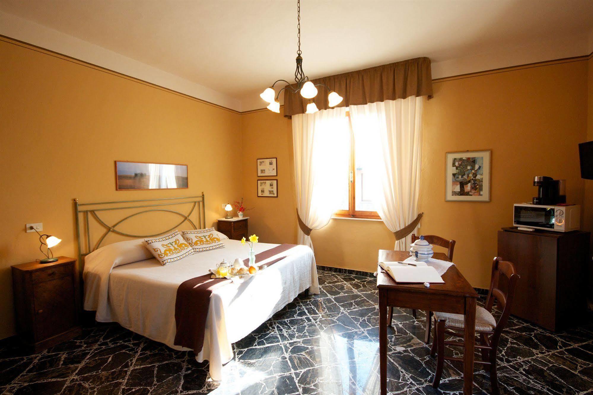 Camere Andrei Пиенца Экстерьер фото